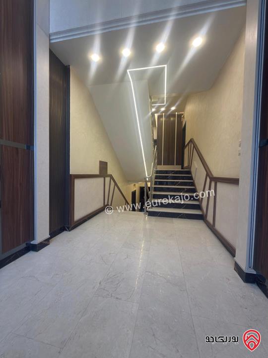 شقة مفروشة ديلوكس طابق ثالث مساحة 150م للايجار في عمان - ام السماق 