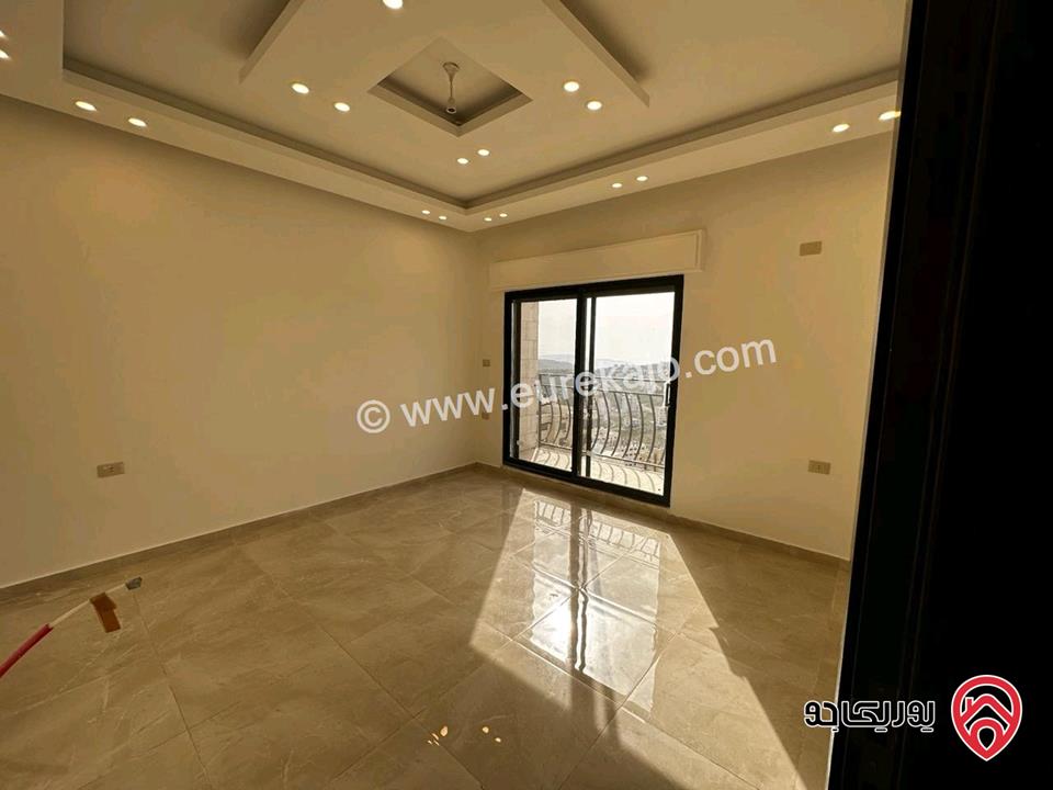 شقة طابق ثالث مساحة 150م مع روف 50م و تراس 50م للايجار في عمان - البيادر