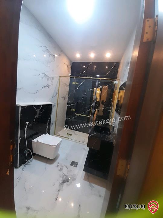 شقة سوبر ديلوكس ارضية مساحة 230م داخلي و 60م خارجي للبيع في عمان - طريق المطار