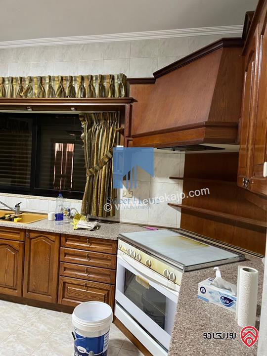 شقة مميزة للبيع في عمان - أم السماق الشمالي طابق ثاني 210م 