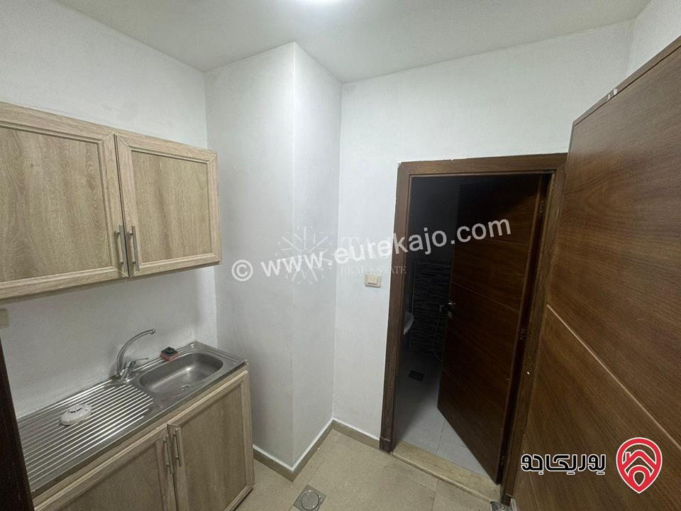 مكتب فاخر تجاري طابق ثاني مساحة 57م للايجار في عمان - عبدون