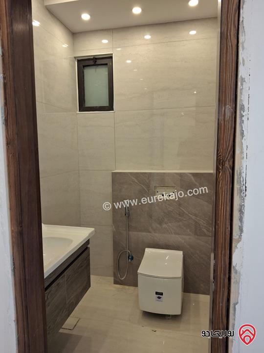 شقة شبه ارضية مساحة 200م داخلي و 50م خارجي للبيع في عمان - ابو السوس