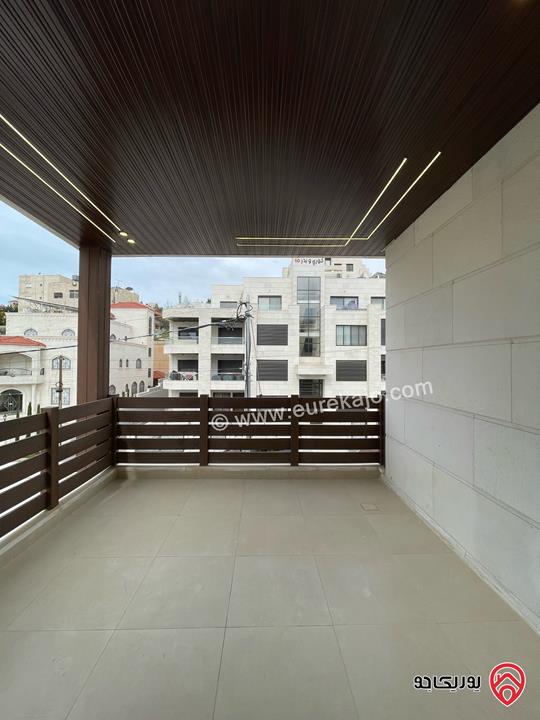 اخر شقة طابق اول مساحة 205م للبيع في عمان - الحمر بجانب دابوق