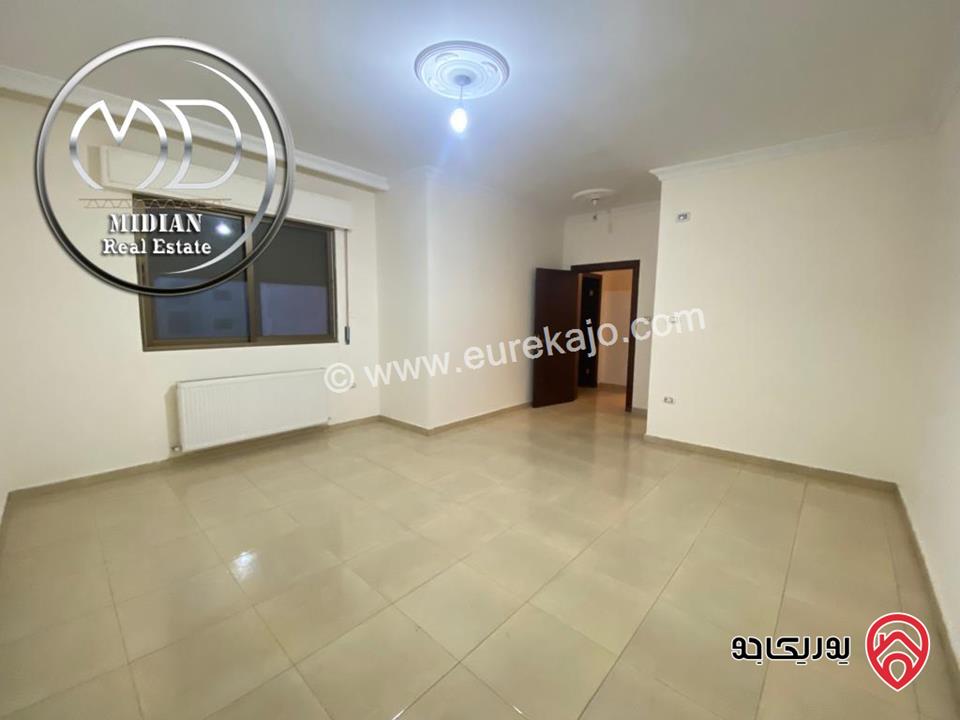 شقة شبه أرضي فارغة للايجار الرابية مساحة 170م مع ترس تشطيبات سوبر ديلوكس بسعر مميز