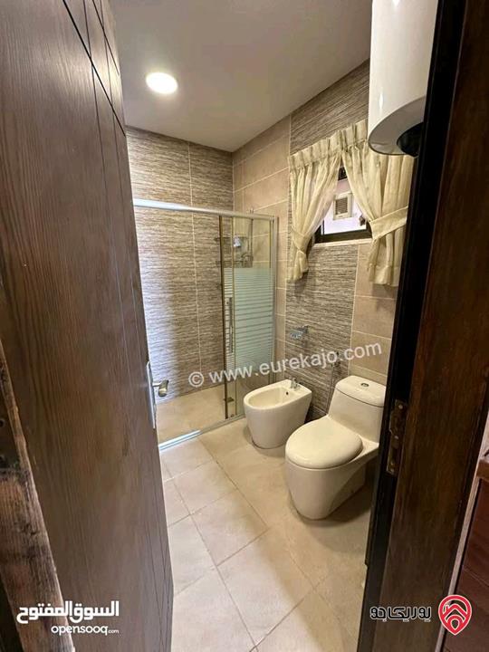 شقة فارغة طابق ثالث مساحة 280م للايجار في عمان - طريق المطار