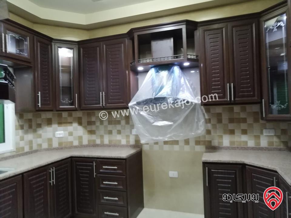 منزل 3 طوابق على أرض 944م للبيع في عمان - تلاع العلي