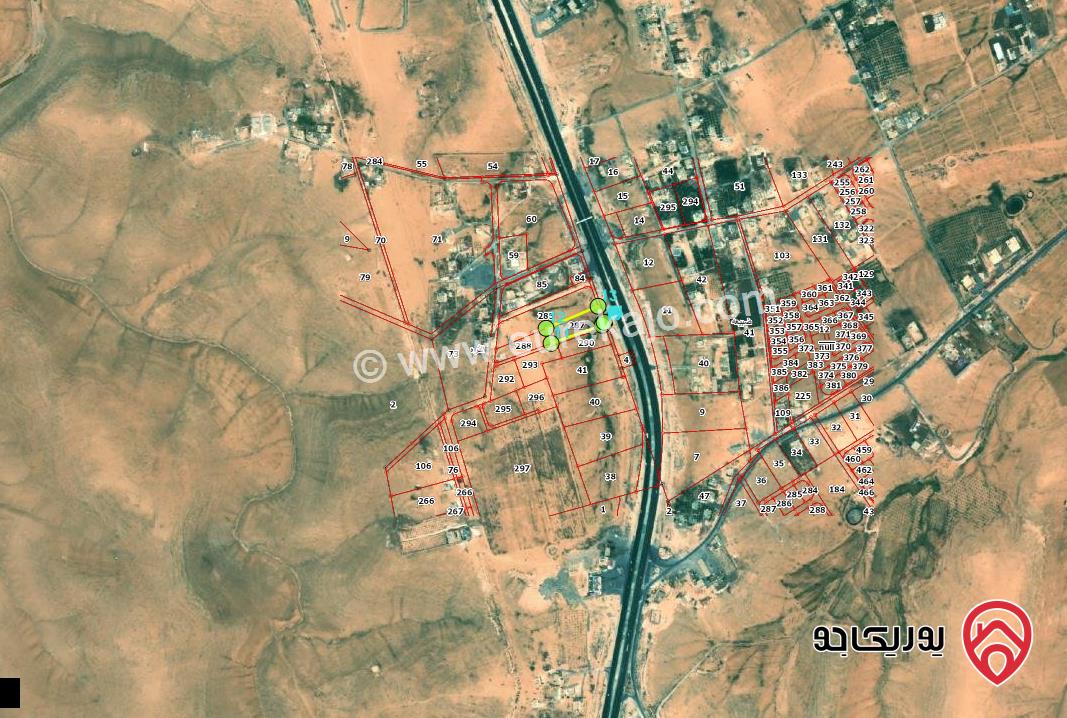 ارض مساحة 3 دونم و 945م للبيع في عمان - على الطريق الصحراوي مرخصة لكازية بنزبن ومحطة شحن للبيع بسعر مغري