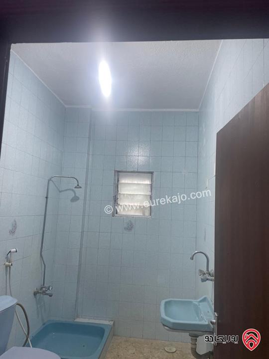 بيت مستقل طابقين على أرض 633م للبيع في الزرقاء - ضاحية الأميرة هيا قرب مسجد خزيمة بن ثابت