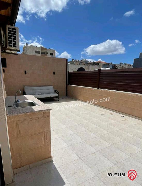 روف فارغ مساحة 160م داخلي و 40م خارجي للإيجار في عمان - ام السماق 