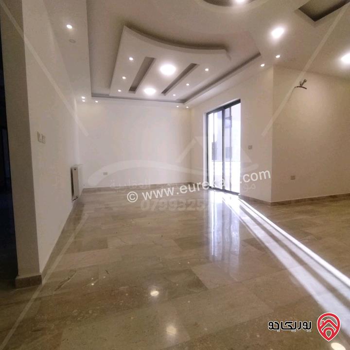 شقة فارغة طابق أرضي معلق مساحة 200م للايجار في عمان - أم السماق