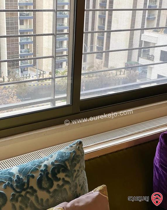 شقة فاخرة مفروشة مساحة 300م طابق أول للايجار في عمان - عبدون 