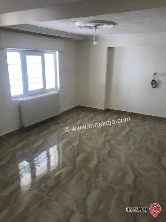 فيلا مجددة مساحة 440م على أرض 980م للبيع في الفحيص – منطقة الرهوة موقع مميز 