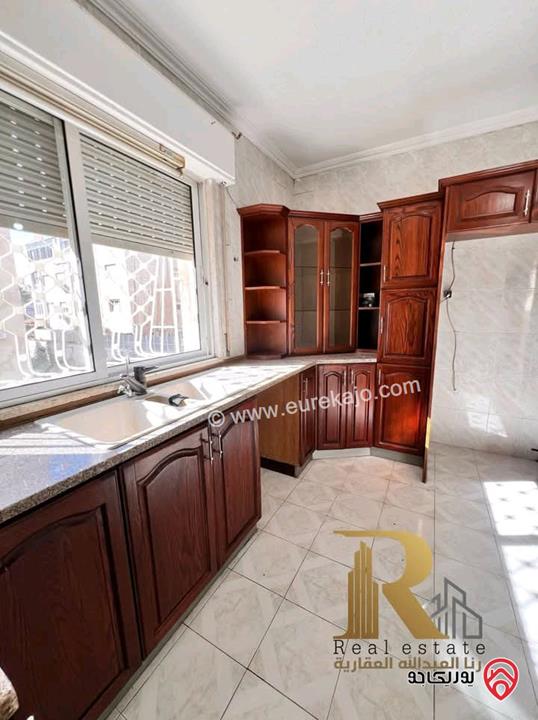 شقة سكنية استثمارية طابق ثالث مساحة 140م للبيع في عمان - منطقة السابع 