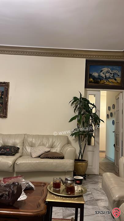 شقة المساحة الاجمالية 560م (460م + 100م روف) للايجار مفروشة في عمان - أم أذينة