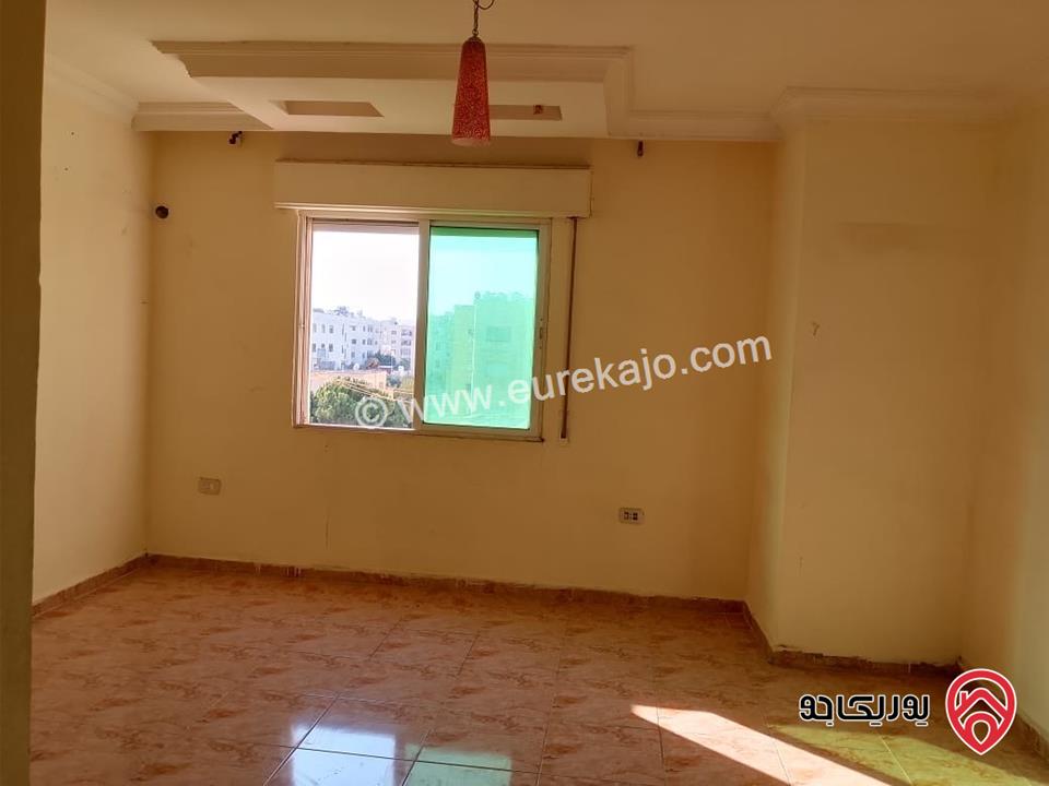 شقة مساحة 127م طابق ثالث للبيع في اربد - الحي الشرقي، مقابل مخفر الحي الشرقي 