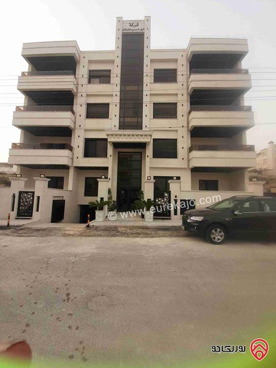 شقة سوبر ديلوكس ارضية مساحة 230م داخلي و 140م خارجي للبيع في عمان - طريق المطار