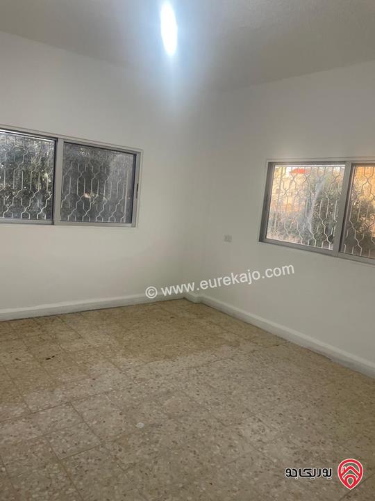 بيت مستقل طابقين على أرض 633م للبيع في الزرقاء - ضاحية الأميرة هيا قرب مسجد خزيمة بن ثابت