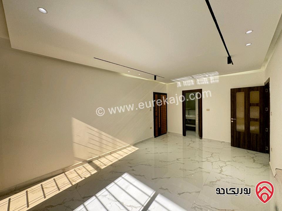 شقة أرضية مساحة 150م و ترس 70م للبيع في عمان - البنيات قرب جامعة البترا وطريق المطار من المالك مباشرة 