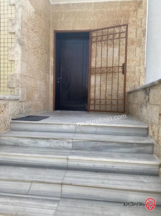 فيلا متلاصقة دوبلكس مساحة البناء 200م على أرض 150م للبيع في عمان - مرج الحمام 