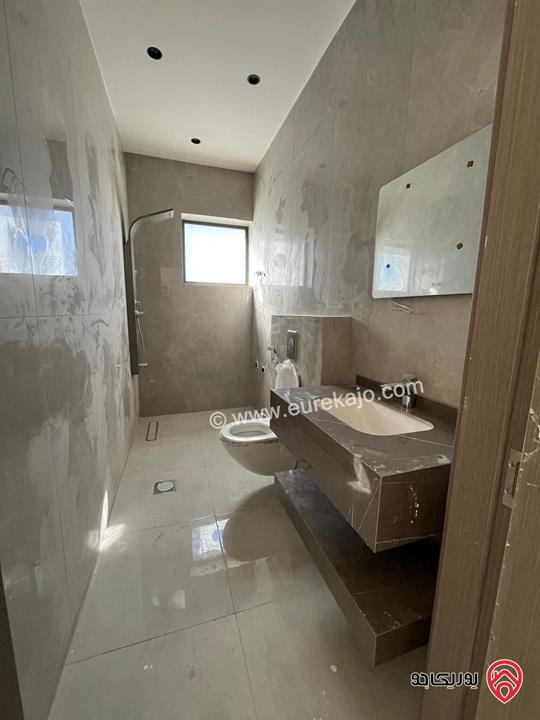 شقة مساحة 90م طابق أول للبيع في عمان - الذراع الغربي من المالك مباشرة مع مطبخ راكب