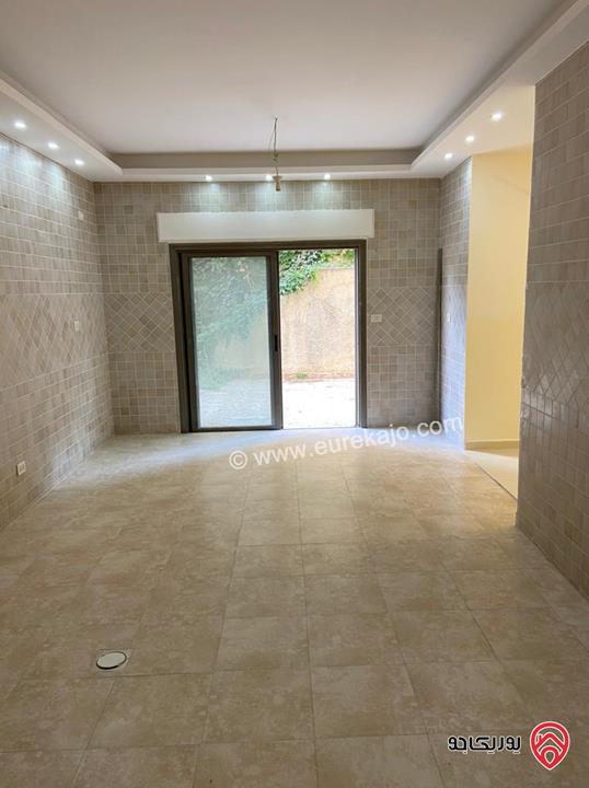 شقة تسوية طابقية مساحة 270م داخلي و 50م خارجي للإيجار في عمان - دير غبار