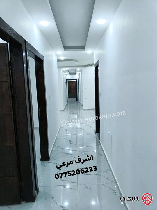 شقة طابق اول لم تسكن مساحة 140م للبيع في الزرقاء الجديدة