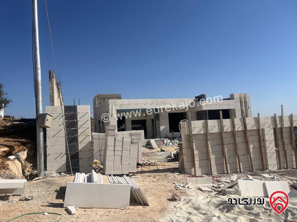 أرض مساحة 940م على شارعين راس تلة للبيع في الزرقاء - بيرين