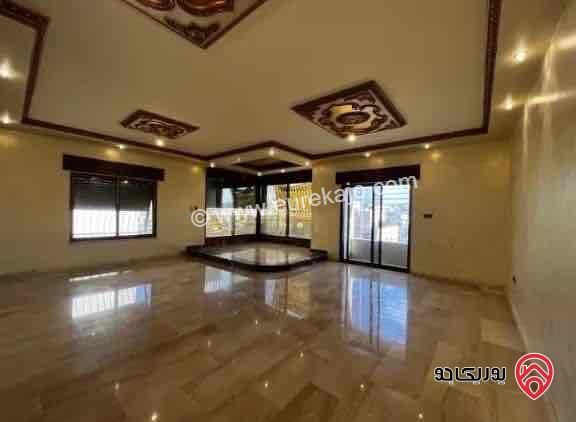 شقة طابق ثالث مساحة 215م للايجار في عمان - دير غبار