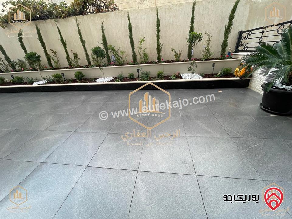 شقة فارغة أرضية مساحة 225م داخلي و 200م خارجي للايجار في عمان - الجبيهة