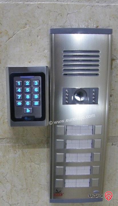 شقة طابق ثالث مساحة 180 متر للبيع في عمان - رجم عميش