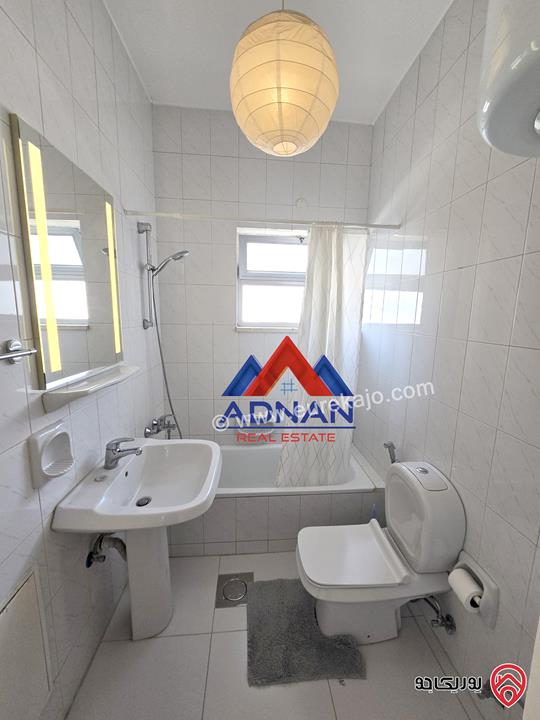 رووف طابقي فخم مساحة 220م داخلي و 200م خارجي للايجار المفروش السنوي في عمان - عبدون