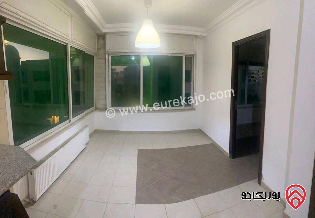 شقة طابقية مساحة 240م للإيجار فارغة في عمان - السابع