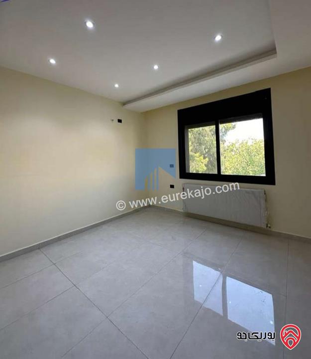 شقة فاخرة للبيع في عمان - تلاع العلي خلف طواحين الهوا 180م مع ترس 30م بسعر مغري لم تسكن