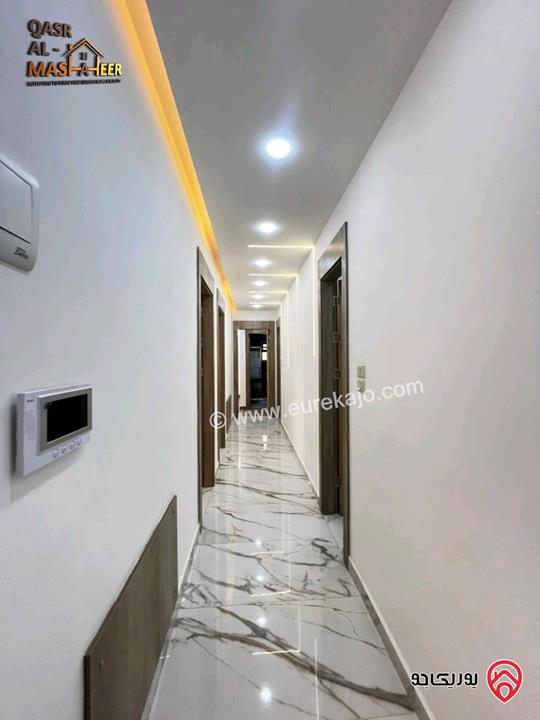 شقة فاخرة بدفعة 50% مساحة 195م داخلي و 150م خارجي للبيع في عمان - الجبيهة 