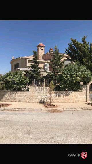 فيلا مساحة 600م للبيع في عمان - قرب مدارس الشويفات ونادي الجواد العربي