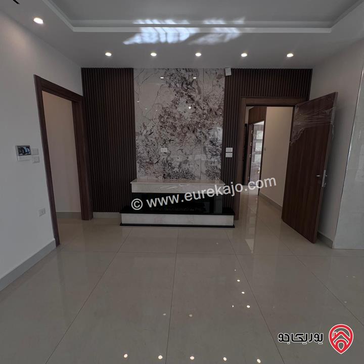 شقة ارضية مميزة مساحة 201م داخلي و 30م خارجي للبيع في عمان – حي الصحابة