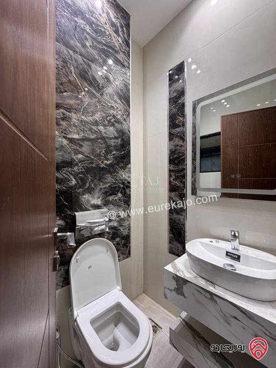 شقة فاخرة طابق ثالث مساحة 235م للبيع في عمان - خلدا