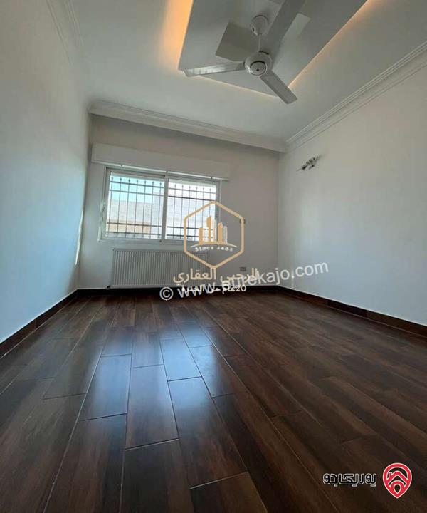 شقة ديلوكس فارغة طابق ثالث مساحة 180م للايجار في عمان - خلدا