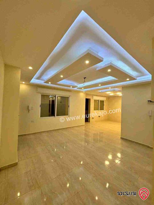 شقة طابق ارضي مساحة 190م للبيع في الزرقاء الجديدة