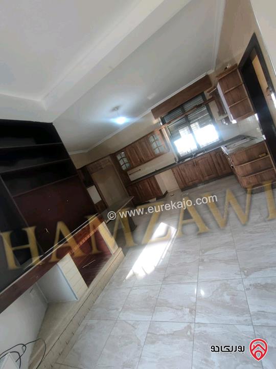 شقة ارضية مساحة 180م داخلي و 50م خارجي للايجار في عمان - ضاحية النخيل 