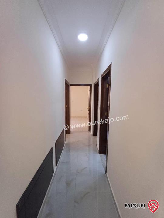 شقة أرضية مساحة 180م للإيجار مجددة سوبر ديلوكس في عمان - خلدا