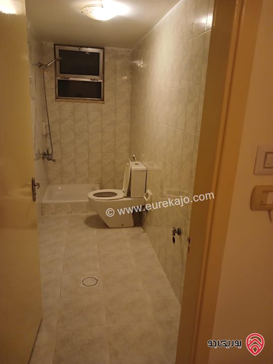 شقة مساحة 140م طابق ثالث للإيجار في عمان -  شارع المدينة المنورة 