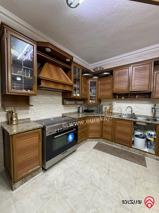 فيلا دوبلكس مساحة 300م على أرض 480م للبيع في مغاريب السلط 