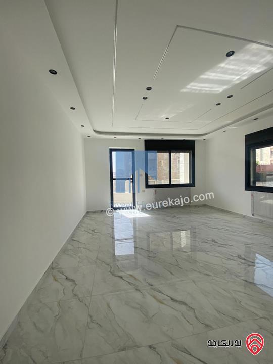 شقة فاخرة طابق ثاني مساحة 200م تشطيب سوبر ديلوكس لم تسكن للبيع في عمان - تلاع العلي