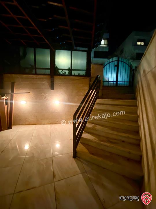 شقة شبه ارضية مساحة 120م على القوشان و 180م على الواقع للبيع في عمان - الياسمين