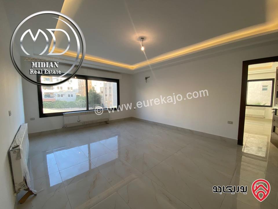 شقق جديدة للبيع طابق شبه ارضي في عمان - خلدا العوجانية مساحة 235م 4 نوم مع تراسات و حدائق تشطيبات سوبر ديلوكس