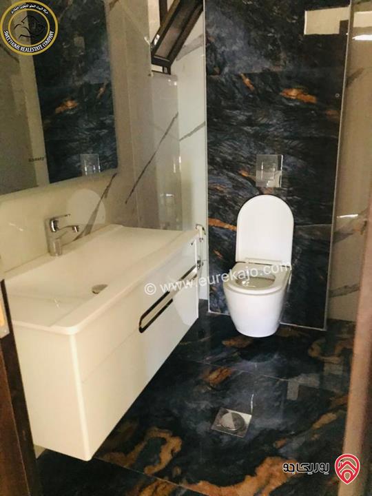 شقة فاخرة للبيع في عمان - خلدا - العوجانية قرب الهمشري طابق ثالث 200م مع روف دوبلكس 140م لم تسكن