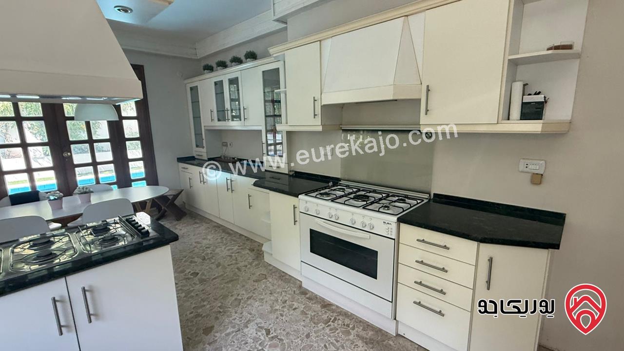 فيلا متلاصقة مساحة 560م على أرض 388م للبيع في عمان - عبدون 