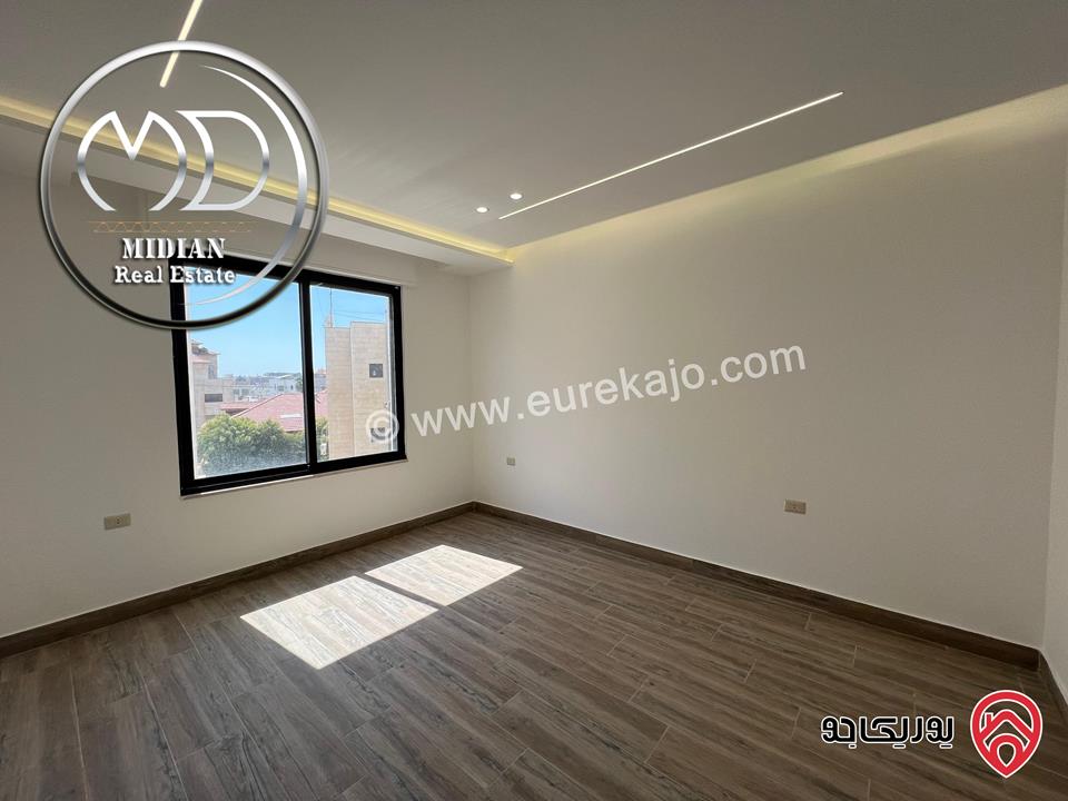 شقق شبه ارضي جديدة للبيع في عمان - ام اذينة مساحات 165م & 185م مع تراسات و حدائق تشطيبات ديكورات عصرية فاخرة 