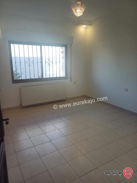 شقة طابق ثالث مساحة 185م مع روف 75م للايجار في عمان - خلدا